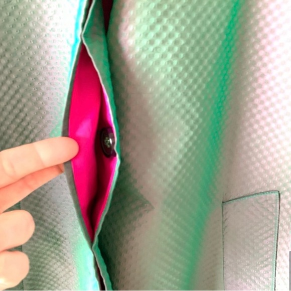 JHERI RICHARDS Iridescent Trench/Rain Coat - Picture 10 of 12